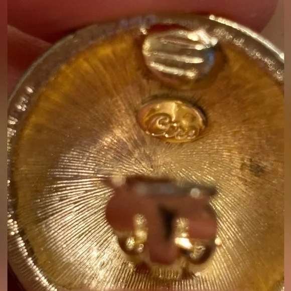 Vintage Ciro Enamel Clip-On Earrings โ Signed & Patent Stamped - Picture 3 of 10